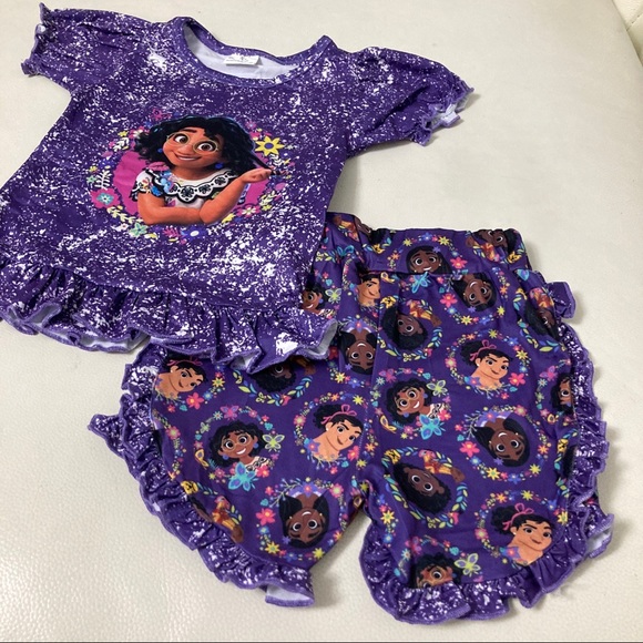 Encanto Mirabel Isabela Magical Floral Cute Shorts set outfit - Picture 3 of 9